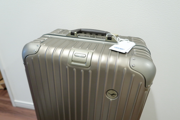 RIMOWA Lufthansa Private Jet Collection 64L